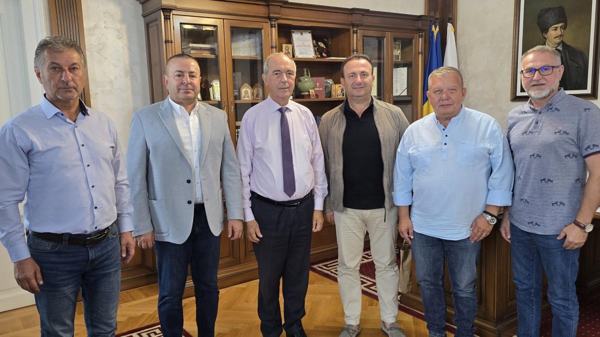 investitorii turci sunt interesati sa preia combinatul siderurgic din hunedoara dupa retragerea arcelormittal