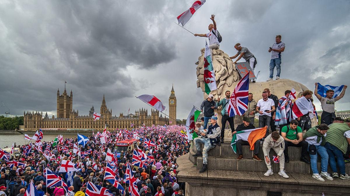mii de protestatari anti trump marsaluiesc la londra in timp ce regele charles il gazduieste pe presedintele sua la windsor