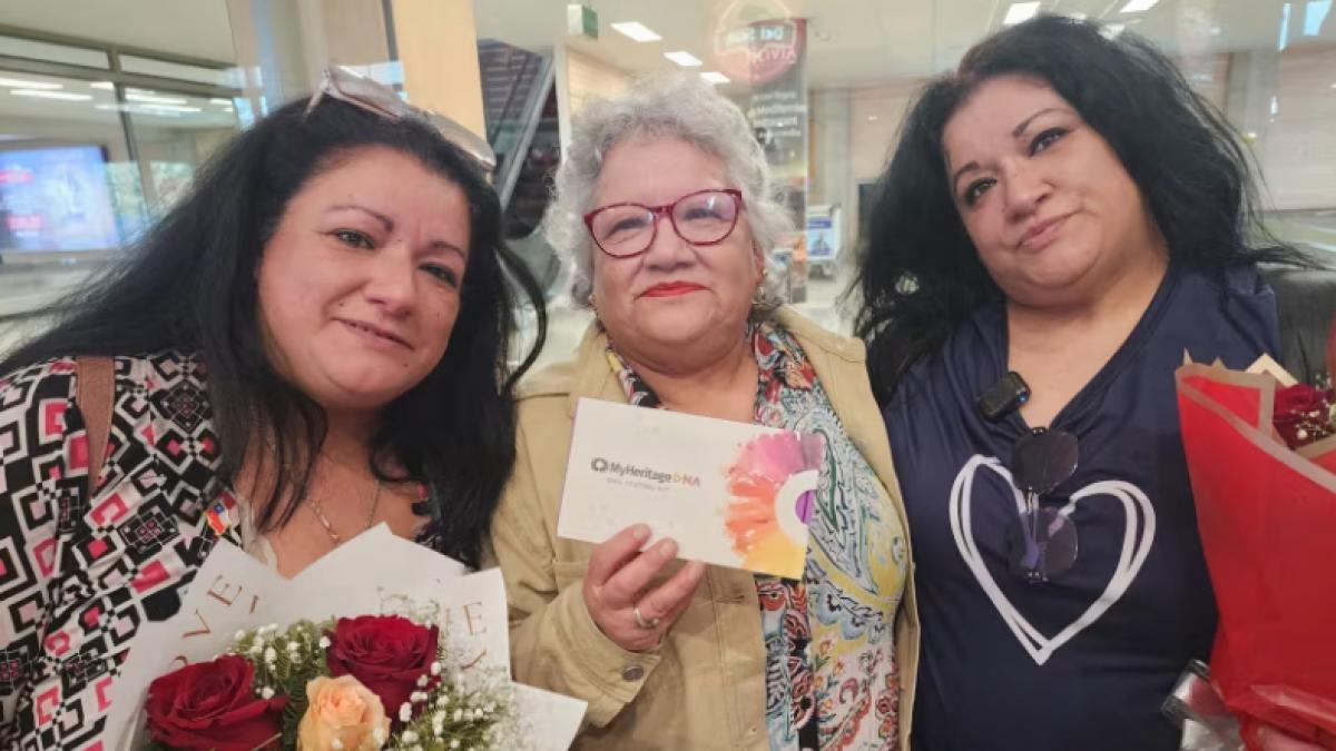 povestea infioratoare a gemenelor furate de la mama in urma cu 45 de ani cum le a regasit femeia acum peste oceane