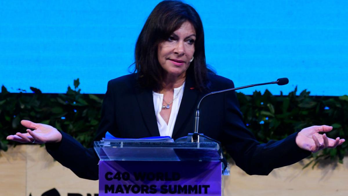 primarul parisului anne hidalgo a cheltuit 120 000 de euro pe vacante si 84 000 de euro pe haine in patru ani a cam exagerat