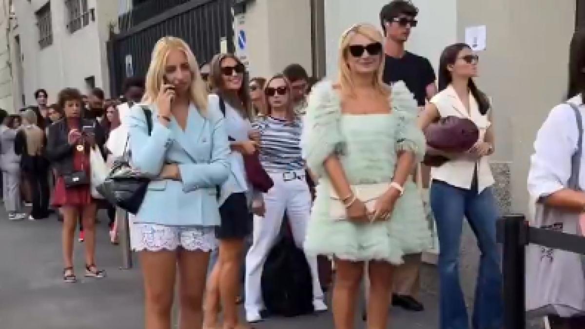 video la milano oamenii s au asezat la cozi de kilometri ca sa faca figuratie in filmul diavolul se imbraca de la prada 2