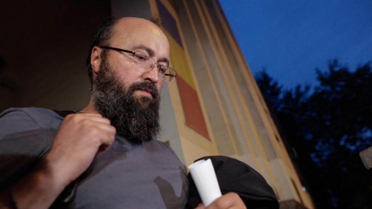 fostul preot visarion alexa a fost condamnat definitiv la inchisoare cu suspendare pentru agresiune sexuala