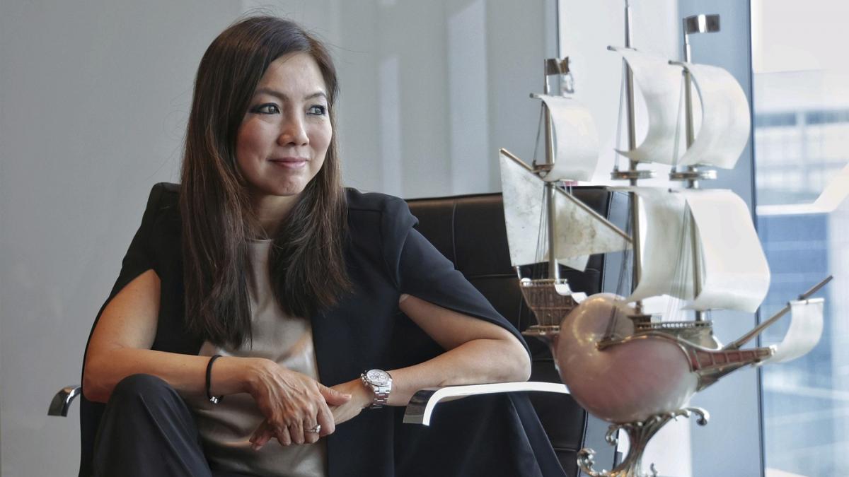 o cina de 15 000 de dolari cine este tan su shan pentru care oamenii platesc chiar si dublu doar sa stea cu ea la masa