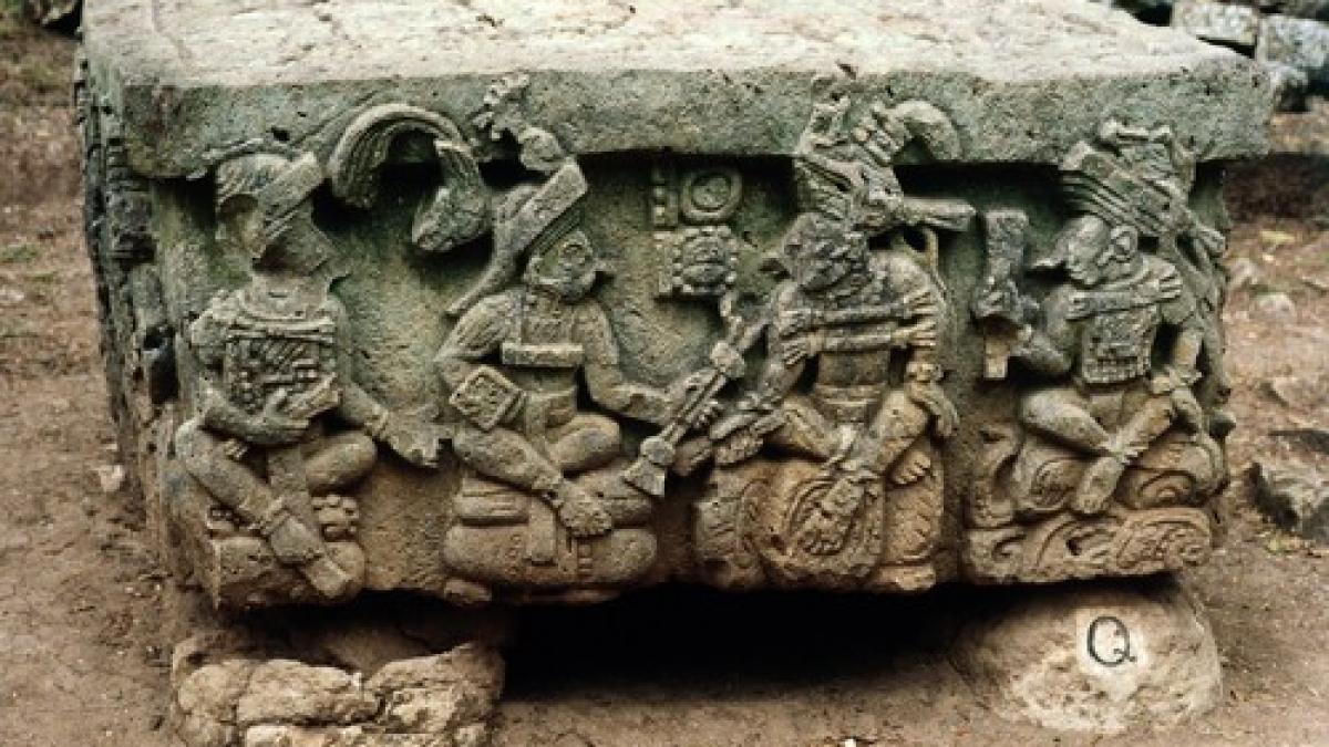 un antropolog sustine ca pozitiile mainilor pe altarul mayas antic au o semnificatie mai profunda decat s a crezut pana acum