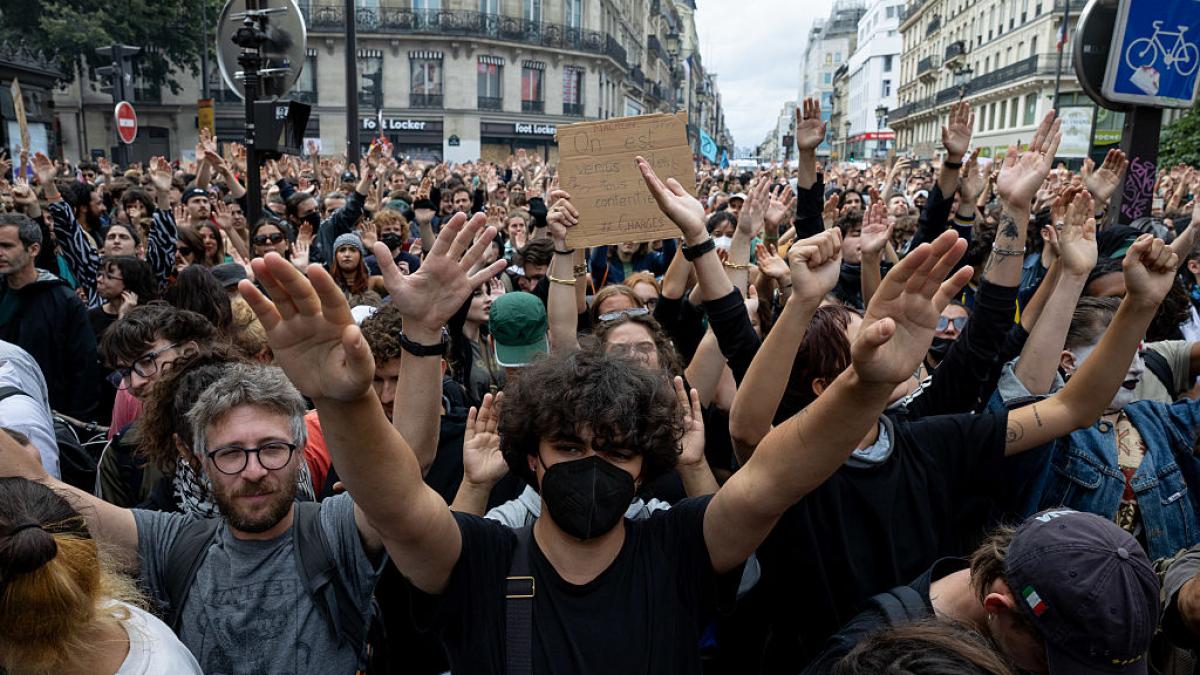 vesti proaste pentru economia franceza companiile si institutiile publice au intarzieri la plata de 14 zile un record