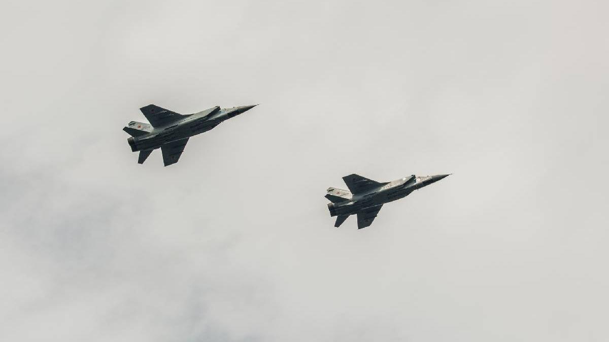 estonia cere activarea articolului 4 al nato dupa ce rusii au intrat cu trei avioane de lupta in spatiul sau aerian