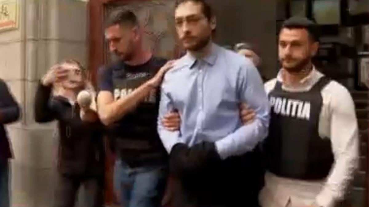 fiul lui ilie dumitrescu cere sa iasa din arest dupa fuga de la locul accidentului rutier raportul inml ii agraveaza situatia