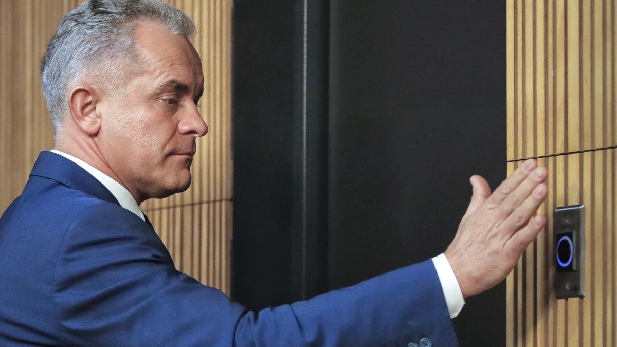 grecia si a intors decizia de suspendare a extradarii oligarhului vladimir plahotniuc el va fi adus la chisinau saptamana viitoare