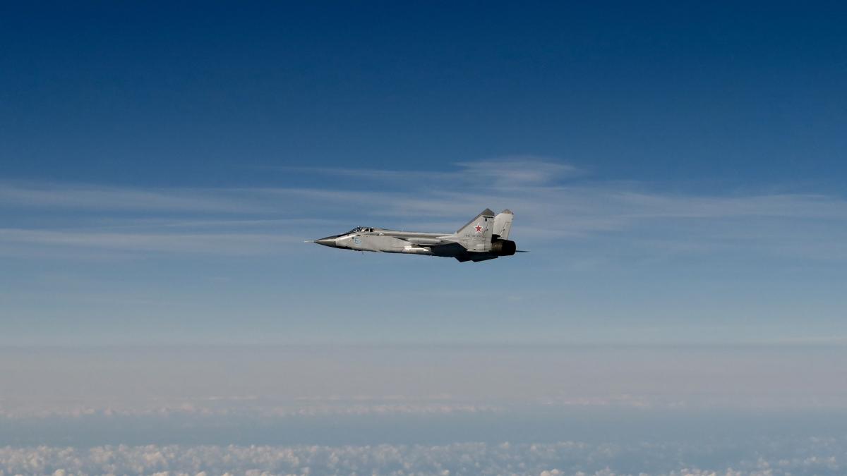 consiliul nato se reuneste dupa ce estonia a cerut activarea articolului 4 in urma incalcarii spatiului sau aerian de catre rusia