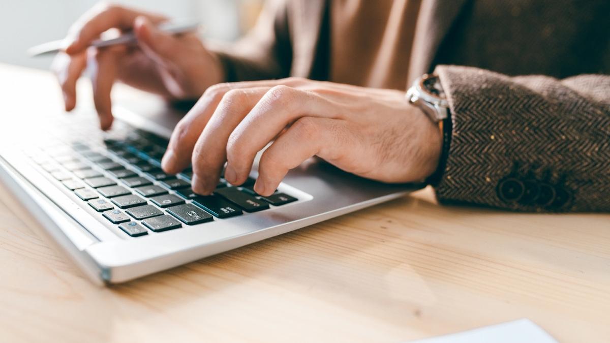 de la cv uri de 7 milioane de dolari la reparat barci un barbat spune ca inteligenta artificiala i a furat jobul