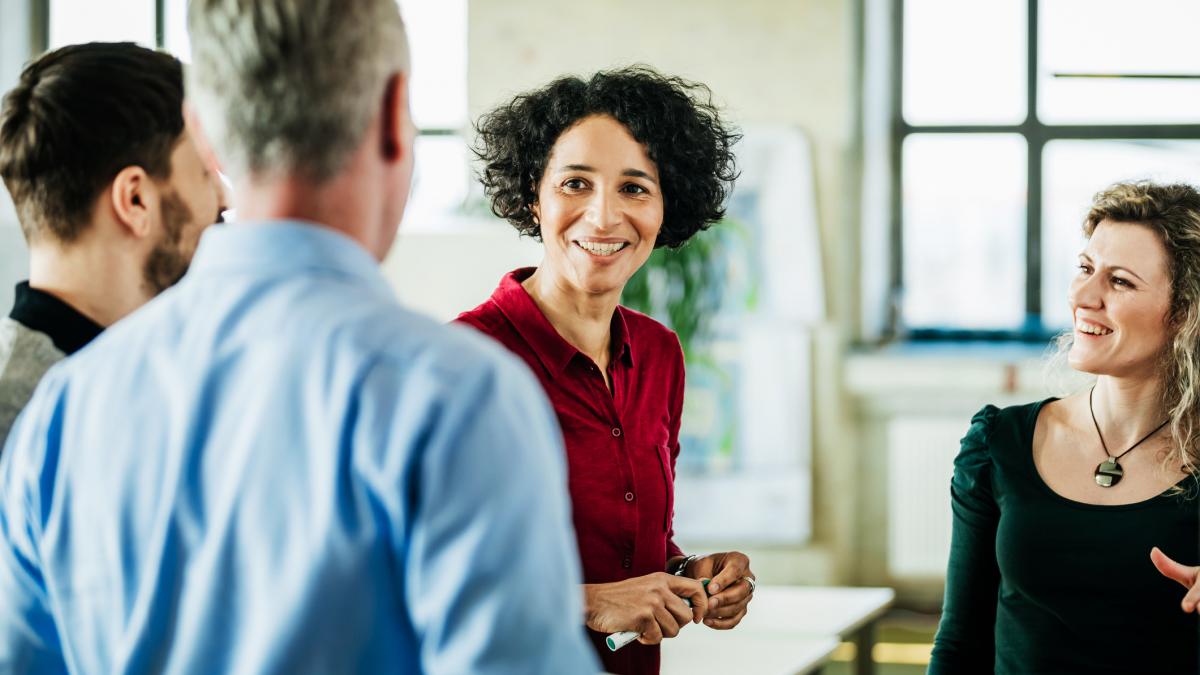nu incepe niciodata o conversatie cu ce mai faci patru ponturi ca sa eviti cea mai plictisitoare intrebare din lume