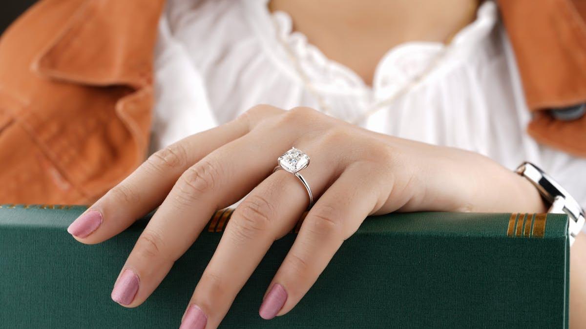 cum sa alegi bijuterii potrivite pentru ocazii speciale si nu numai