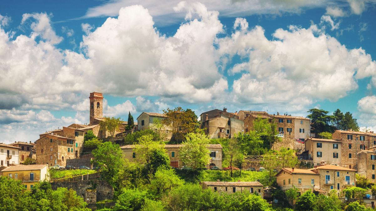 italia este disperata sa si repopuleze satele pustii si ofera chiar si 100 000 de euro celor care vor sa se mute intr o casa abandonata