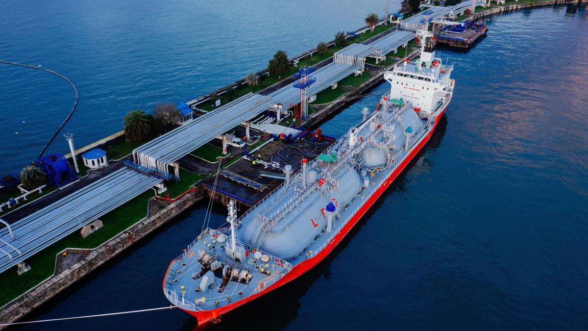 ue vrea sa renunte cu un an mai repede la importurile de gaz rusesc dupa presiunile lui trump