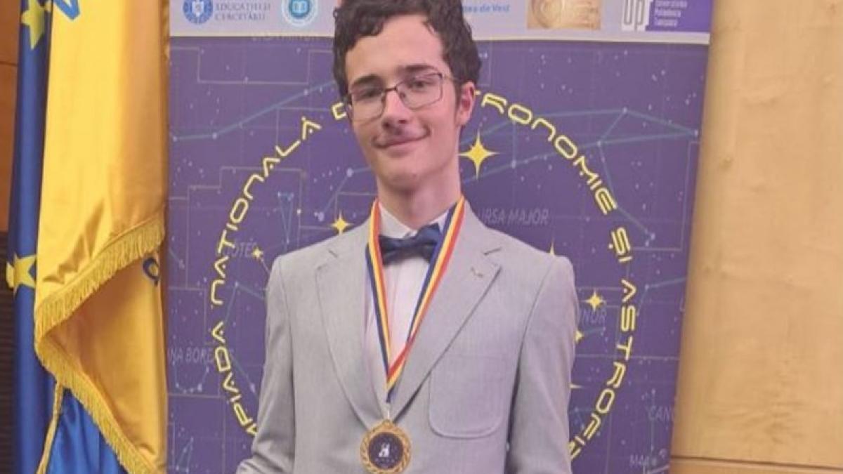 matei-butnaru-olimpicul-din-botosani-care-va-reprezenta-romania-la-competitia-internationala-de-astronomie-si-astrofizica-foto-lVa