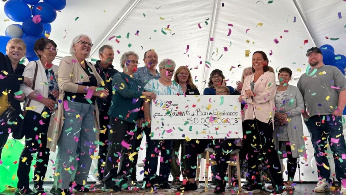 un oras din canada este atat de mic incat 10 dintre locuitori au devenit multimilionari cu un bilet castigator la loterie