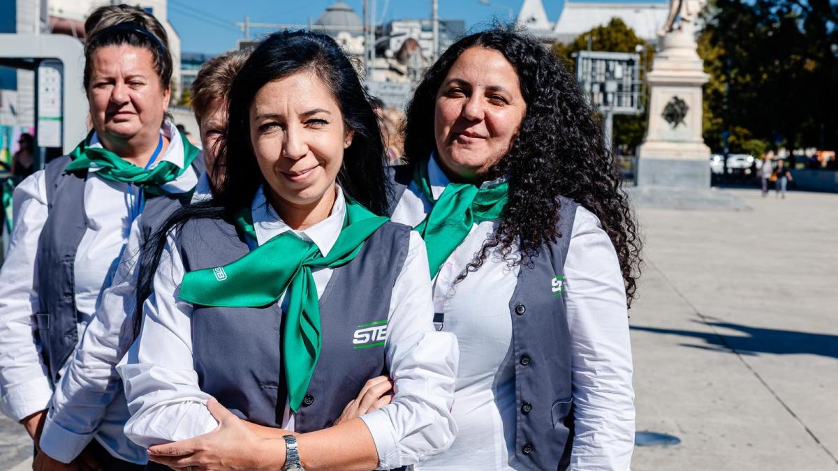 controlorii stb au primit uniforme noi stelian bujduveanu de ce pentru ca meritati un transport civilizat