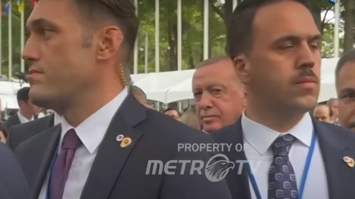 imagini virale si erdogan a ramas blocat in new york din cauza coloanei oficiale a lui trump a reactionat diferit fata de macron