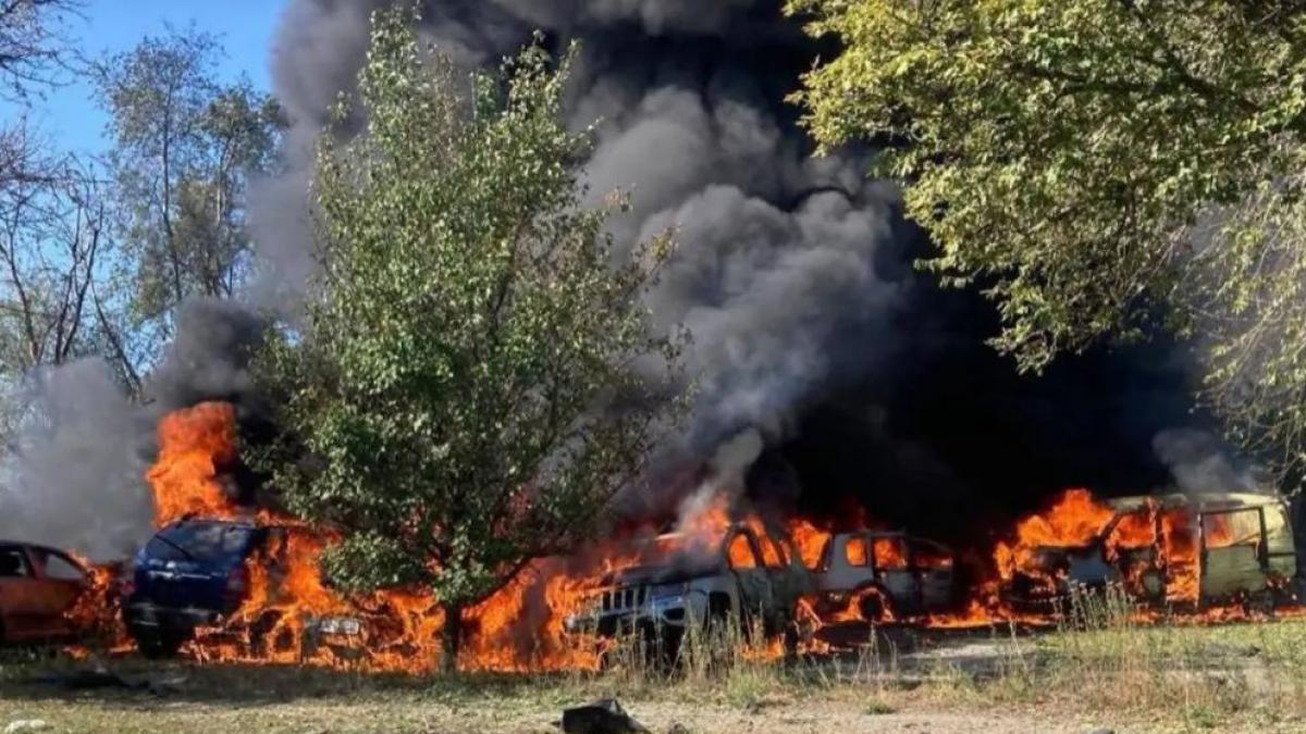 in timp ce trump se intalnea cu zelenski rusia a lansat un atac cu rachete si drone asupra orasului zaporojie un mort si 15 raniti