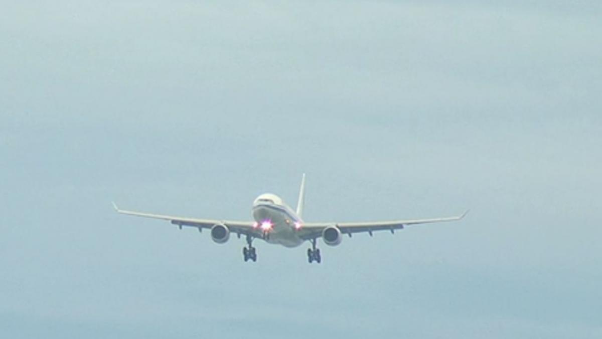 rusii au atacat electronic avionul in care se afla ministrul spaniol al apararii deasupra kaliningrad