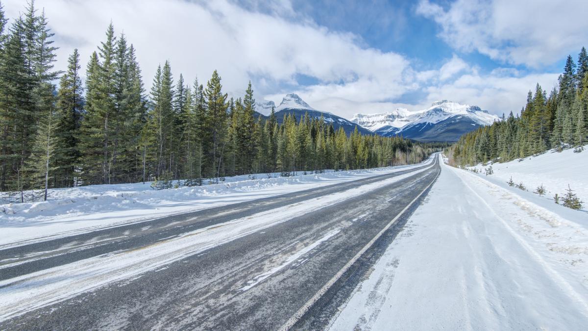 vremea rece aduce primele ninsori ale toamnei in romania anm cod galben de vant pentru patru judete dar si pentru zona litoralului