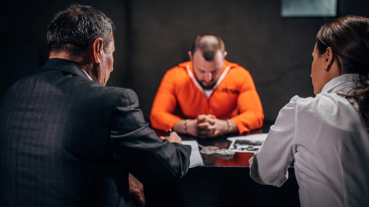 ucigasul care a violat si omorat o femeie in tulcea acum 26 de ani a fost prins acum dupa un test adn filmul crimei odioase