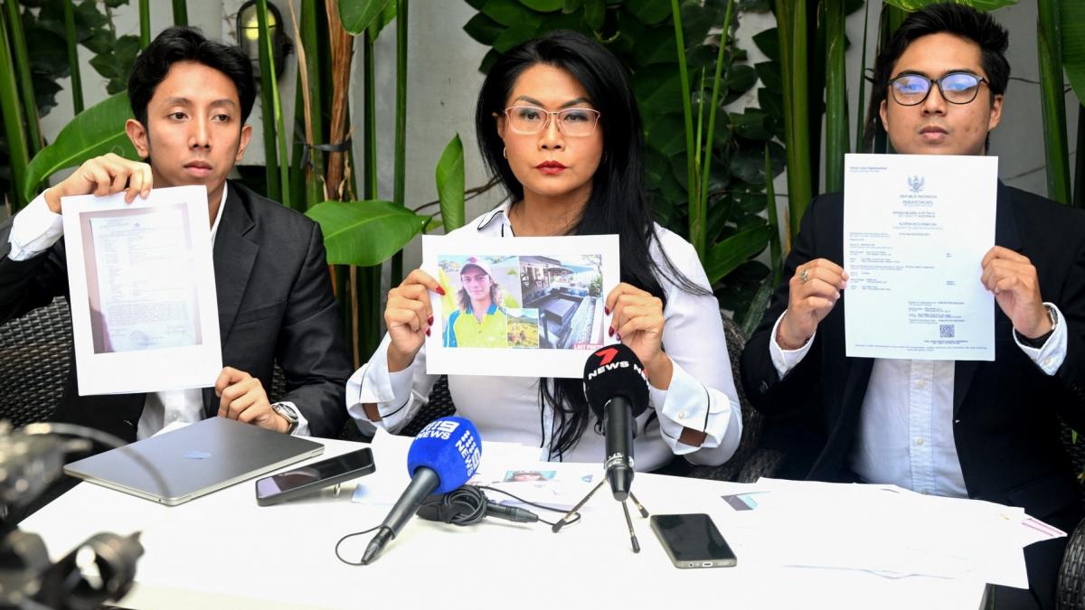 un turist australian a murit in bali autoritatile indoneziene au predat trupul familiei cu inima lipsa