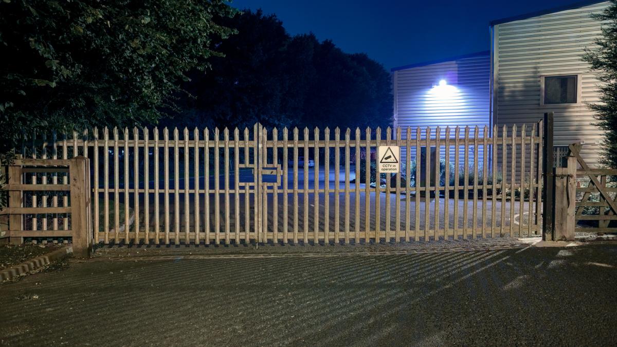 banda de romani anihilata in italia 5 persoane suspectate ca furau cupru au fost arestate