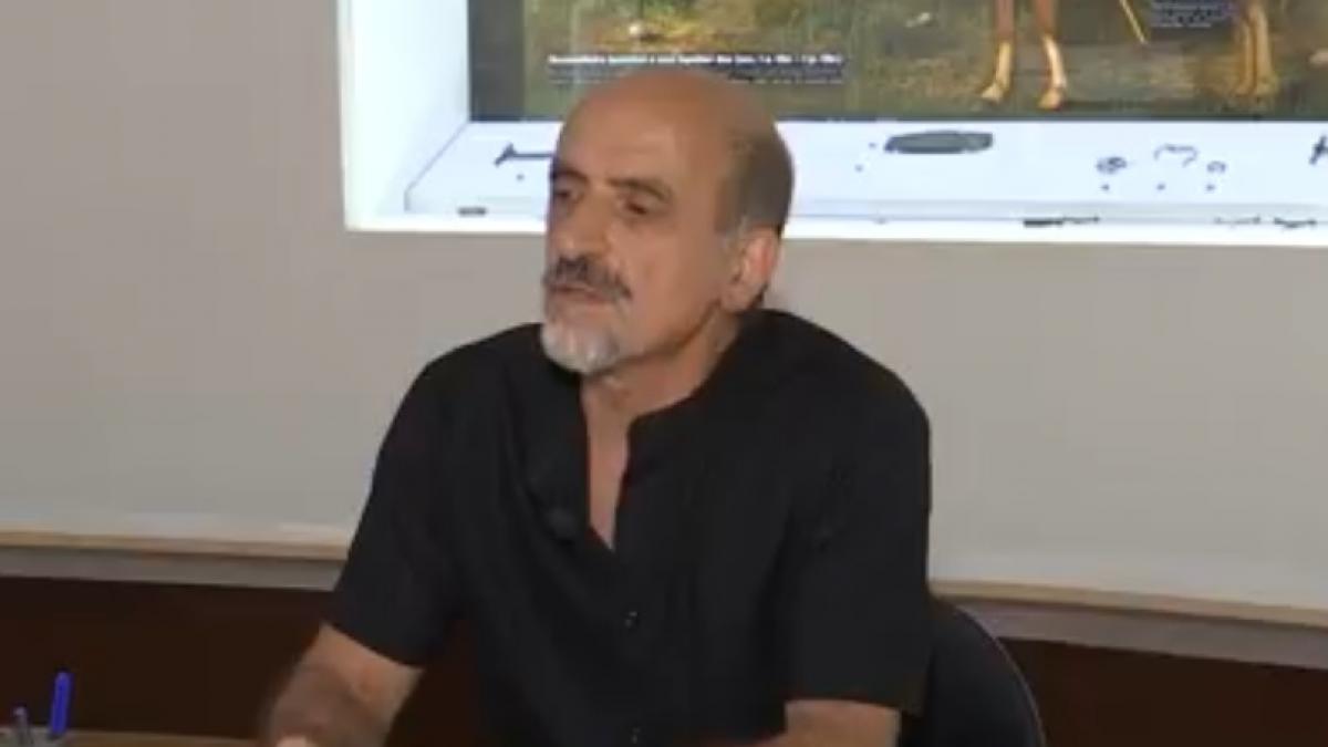 benzile desenate sunt o solutie inteligenta pentru orele de istorie o demonstreaza artistul daniel danil