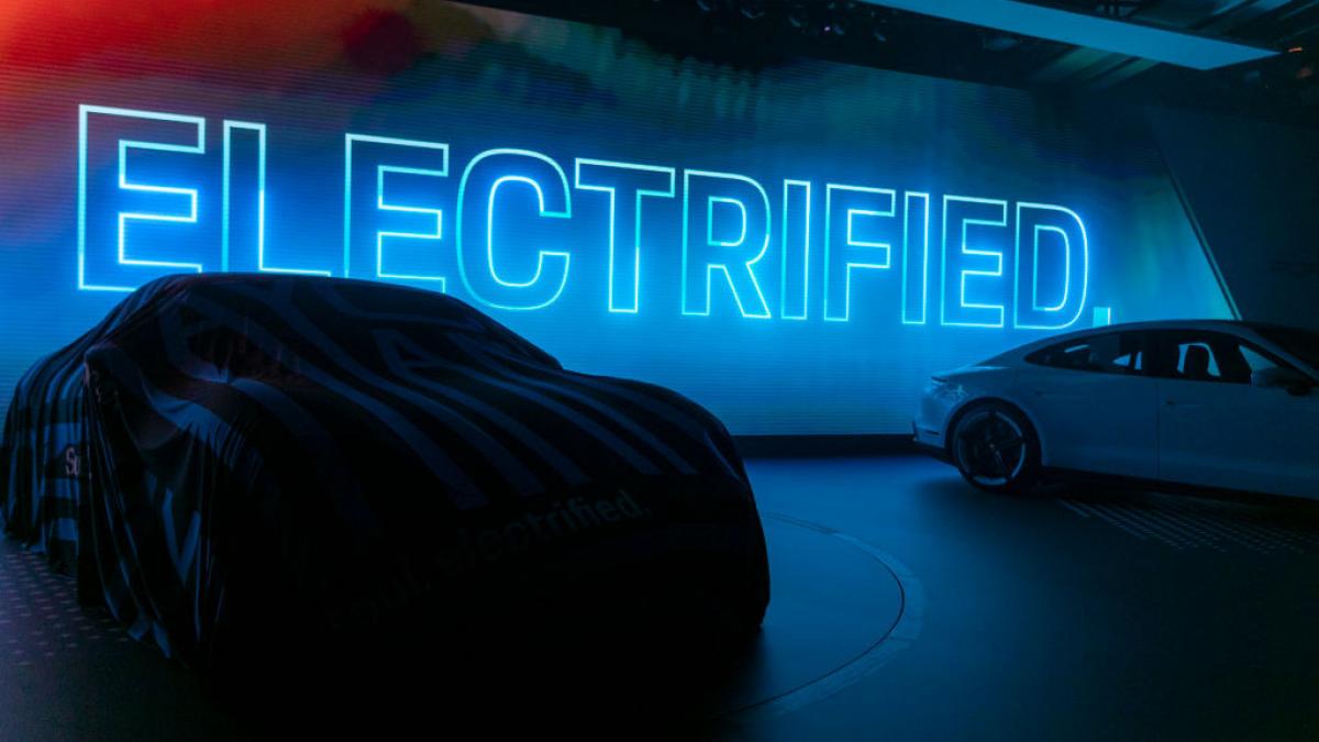 masinile electrice de lux nu se vand producatorii nu au putut sa i convinga sa cumpere nici macar pe cei mai bogati