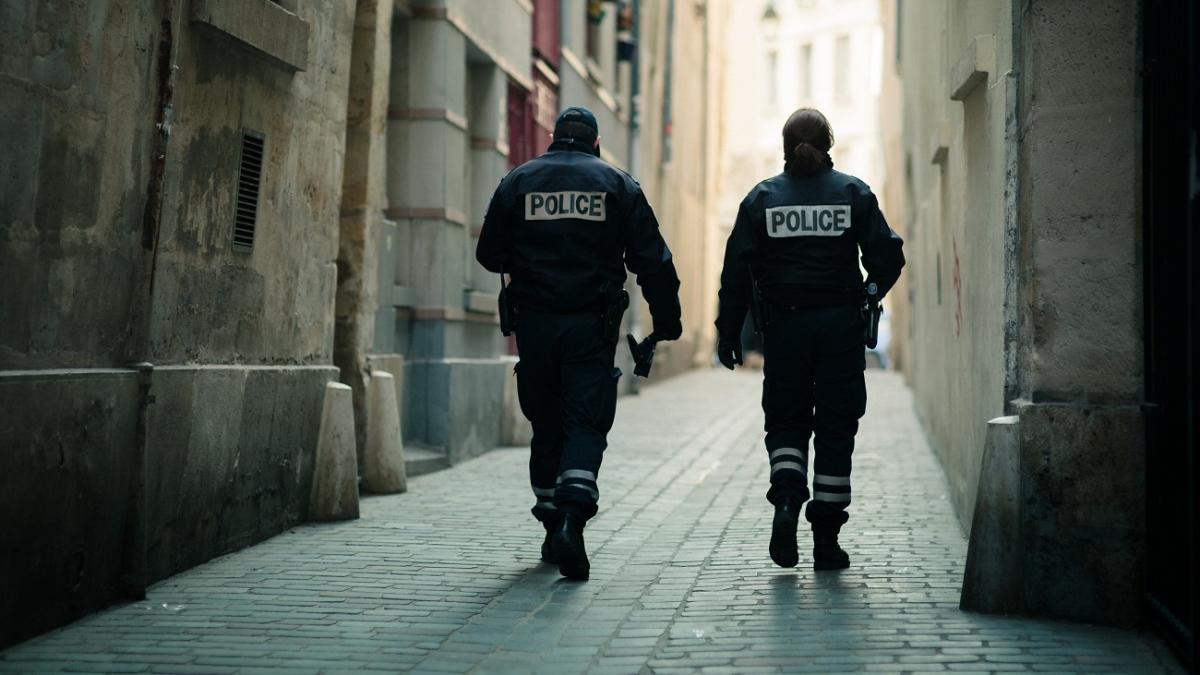 o romanca a socat franta tanara a injunghiat mortal un barbat de 81 de ani si a fost arestata pe baza unor filmari