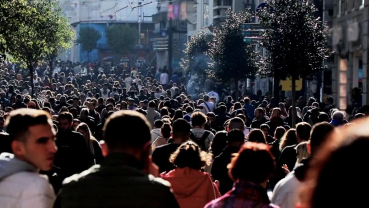 populatia marii britanii a inregistrat o noua crestere uriasa a doua din ultimii 75 de ani cu cat a contribuit migratia