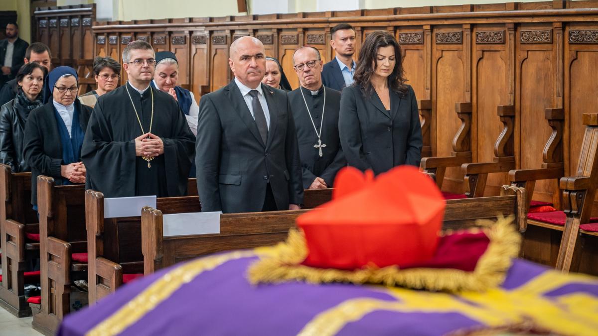 ilie bolojan prima aparitie cu partenera la un eveniment oficial cei doi au mers la priveghiul cardinalului muresan la blaj