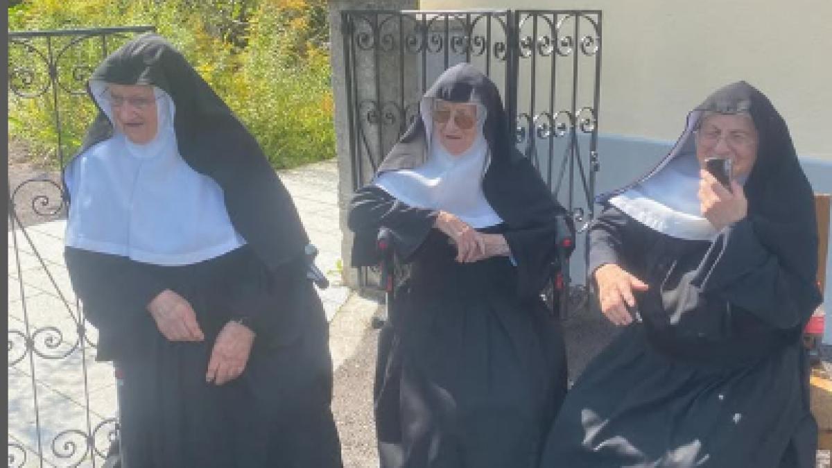 povestea calugaritelor octogenare care au evadat dintr un azil ca sa se intoarca la manastire am fost ascultatoare toata viata