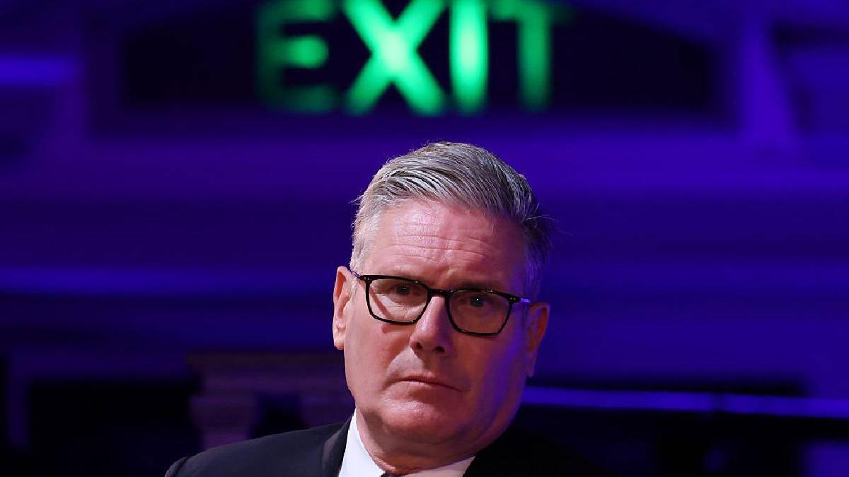 rasist si imoral keir starmer ataca planul prin care farage vrea deportarea oamenilor stabiliti legal in marea britanie