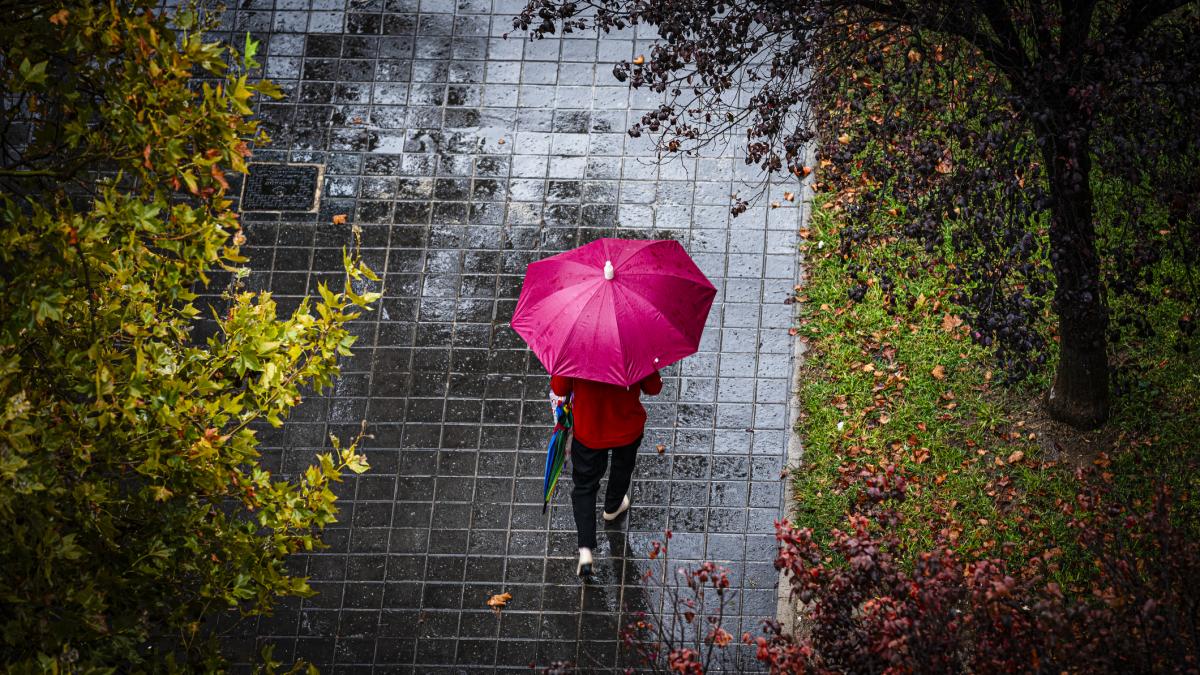 ploi torentiale in toata romania si nopti cu minime spre 0 grade prognoza meteo pentru urmatoarele doua saptamani