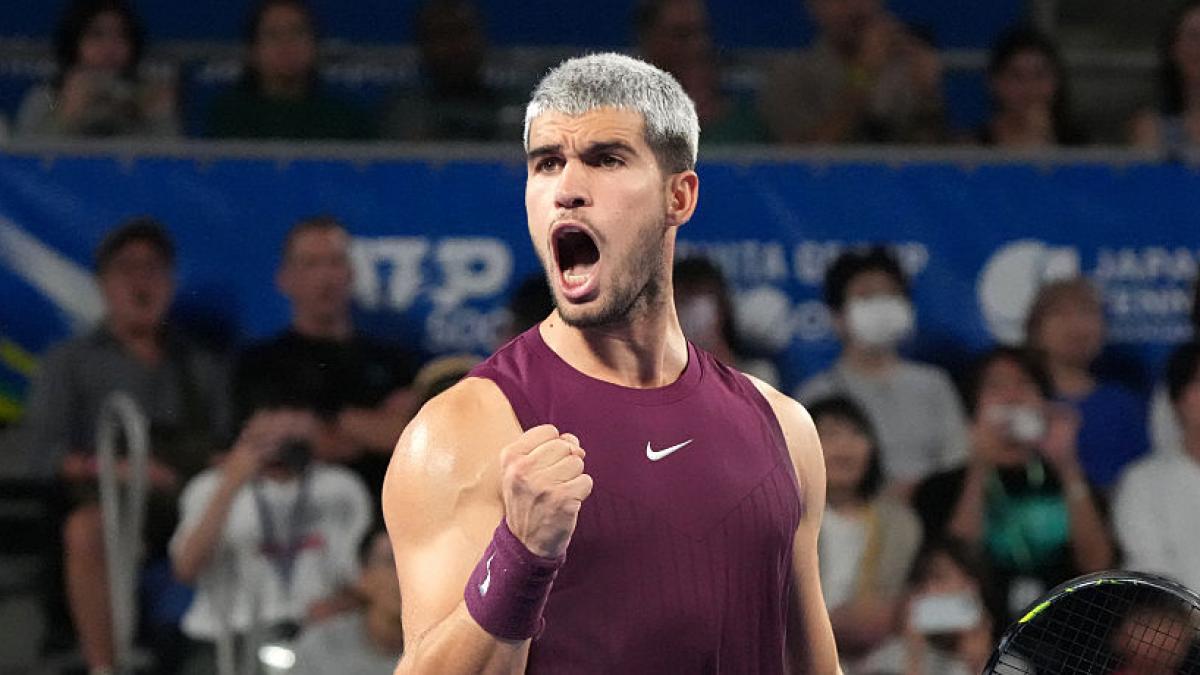 carlos alcaraz a castigat turneul atp 500 de la tokyo este al treilea titlu consecutiv pentru spaniol si al optulea din 2025