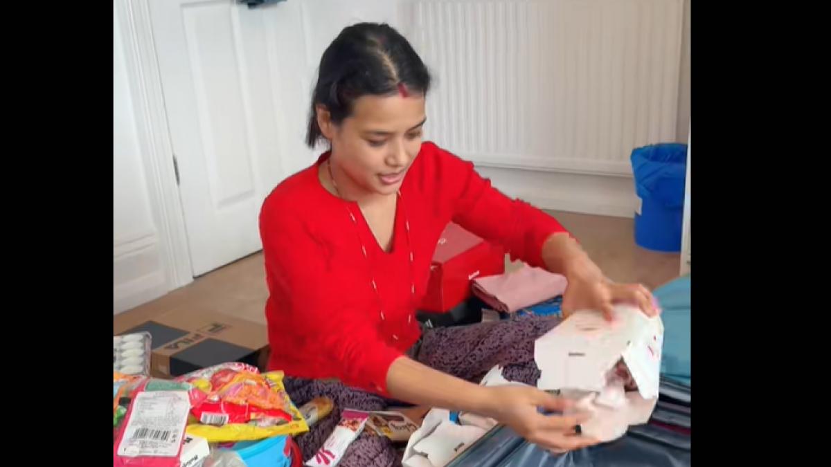 filmare tulburatoare cu o nepaleza care se intoarce acasa dupa 2 ani in europa cu ce si umple bagajele cat dor si cata durere