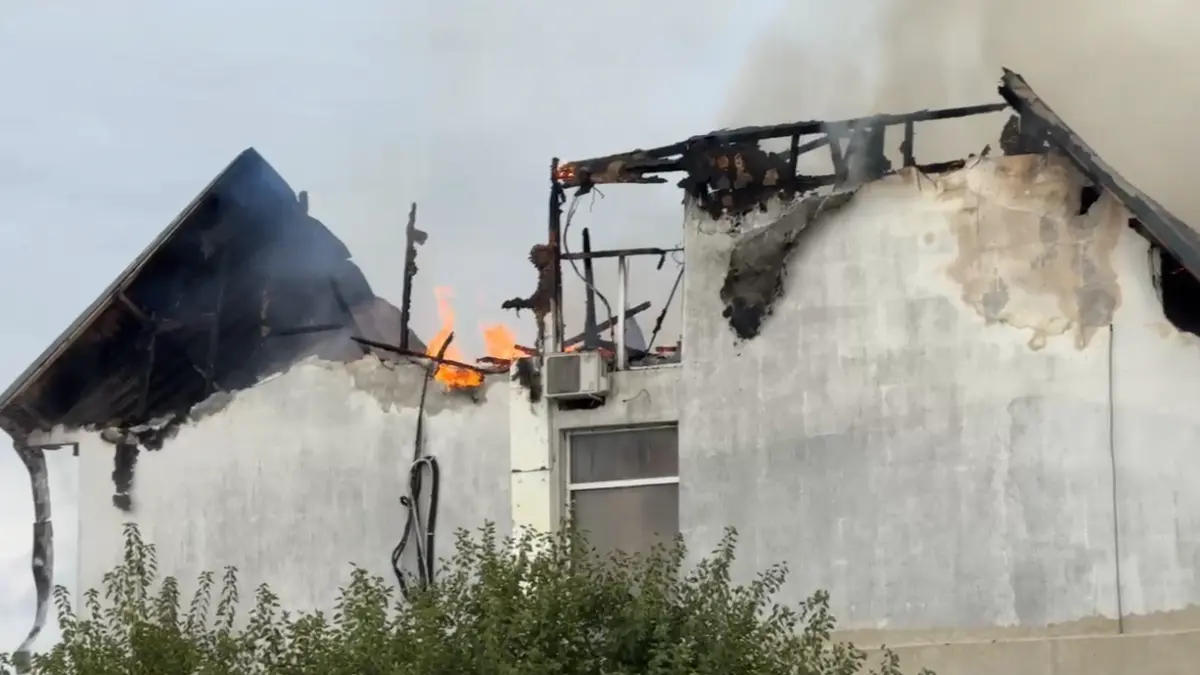 noi detalii despre tragedia de la hotelul din prahova tinerele care au murit in incendiu dormeau la mansarda si s au intoxicat cu fum