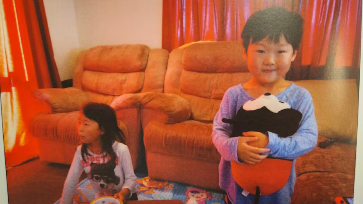 timp de patru ani yuna si minu au fost lasati intr o valiza intr un depozit din noua zeelanda acum li s a facut dreptate