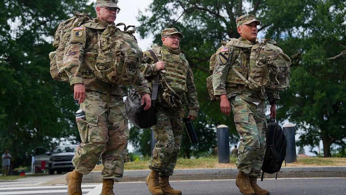 trump sa folosim orasele periculoase ca teren de instructie pentru garda nationala este un razboi din interior