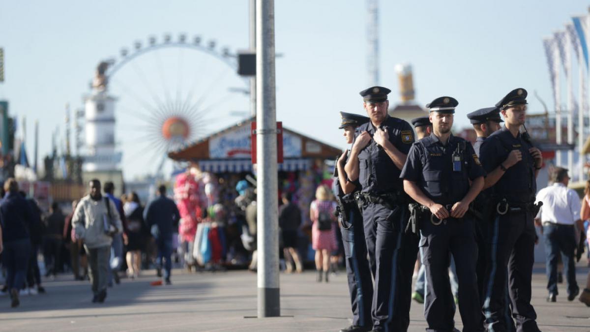 alerta la oktoberfest in munchen dupa o amenintare cu bomba si o explozie intr o casa au fost gasite mai multe capcane explozive