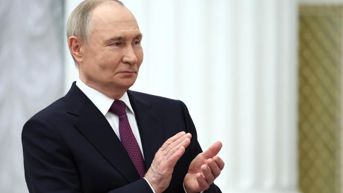 realitatea paralela a lui vladimir putin pentru ca rusii au inceput sa se sature de razboi kremlinul accelereaza agresiv propaganda