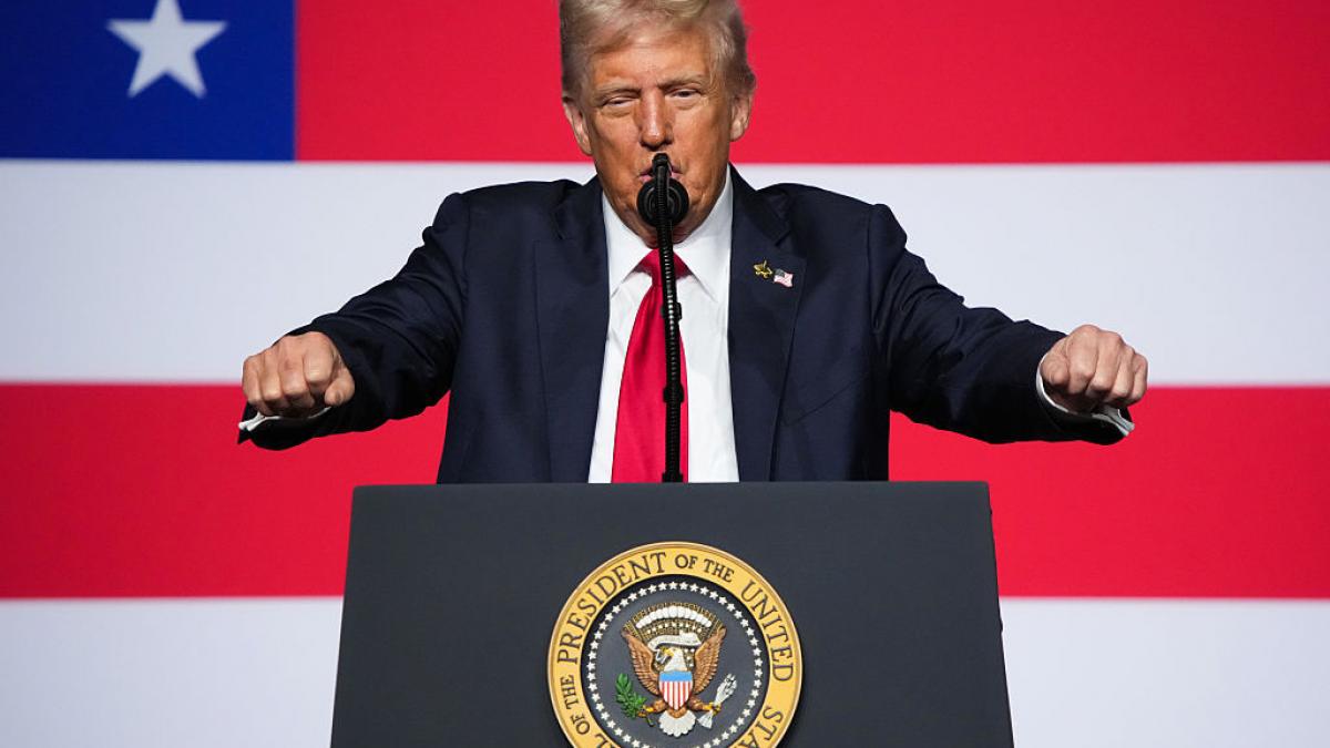 istoric american fortat sa demisioneze dupa ce a refuzat sa i dea sabia lui eisenhower lui trump cui voia sa o dea presedintele sua