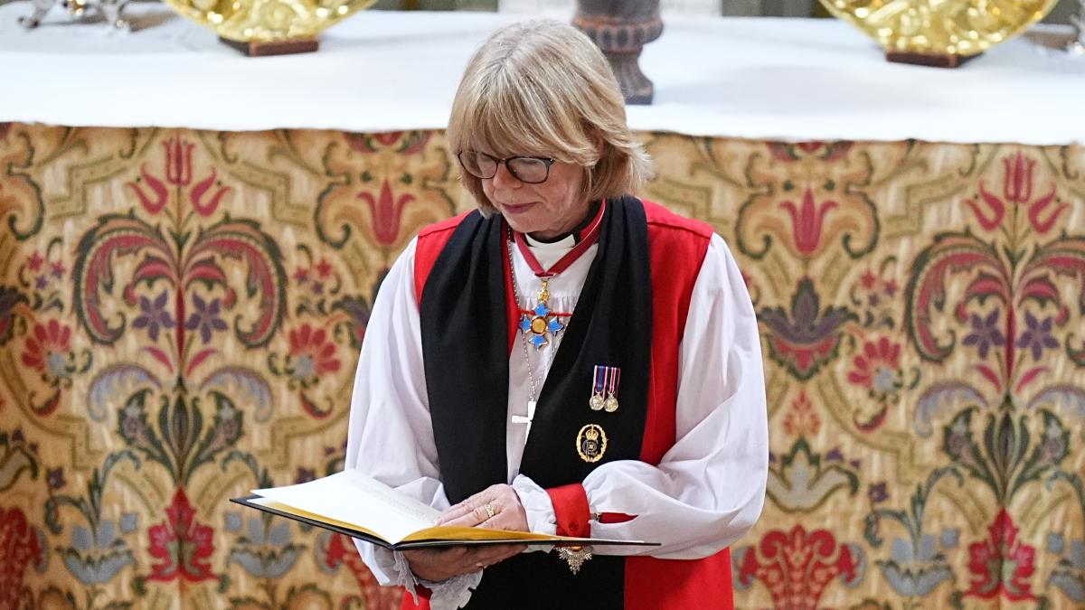 moment istoric o femeie a fost desemnata sef al bisericii anglicane cine este dame sarah mullally