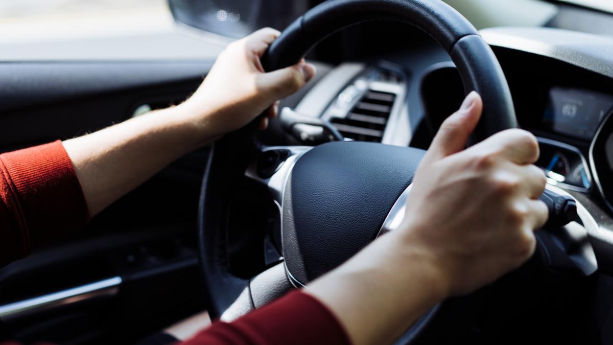 un roman a dat examenul pentru permis auto de 20 de ori si l a luat de fiecare data asa a castigat o mica avere in franta