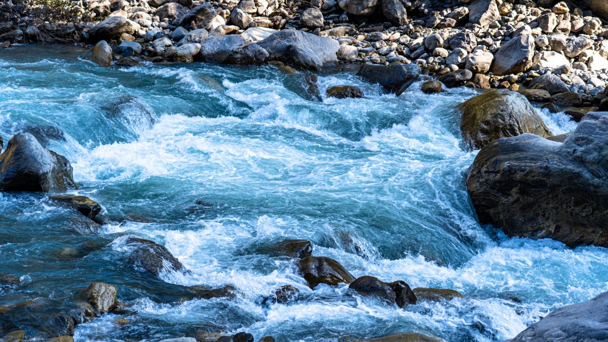 cod galben de inundatii pe unele rauri din judetele olt teleorman si constanta pana duminica dimineata