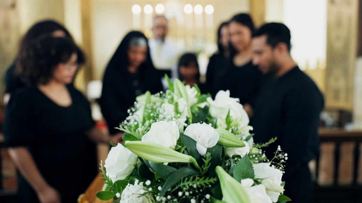 un priveghi in argentina s a transformat in soc cand mortul a intrat pe usa sunt viu