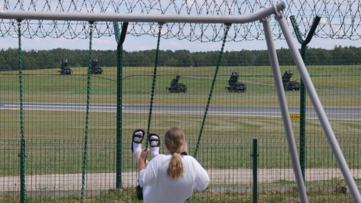 zboruri deviate si spatiu aerian inchis temporar in lituania din cauza unor baloane cu aer cald