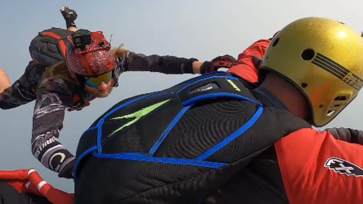 a supravietuit prabusirii unui avion si a murit patru luni mai tarziu intr un accident cu parasuta